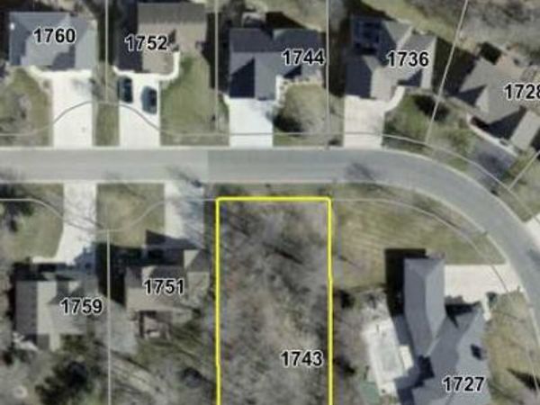 1743 Oakpointe Drive , Waconia, MN 55387