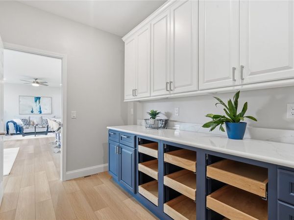2416 Kestrel Drive SE, Cedar Rapids, IA 52403