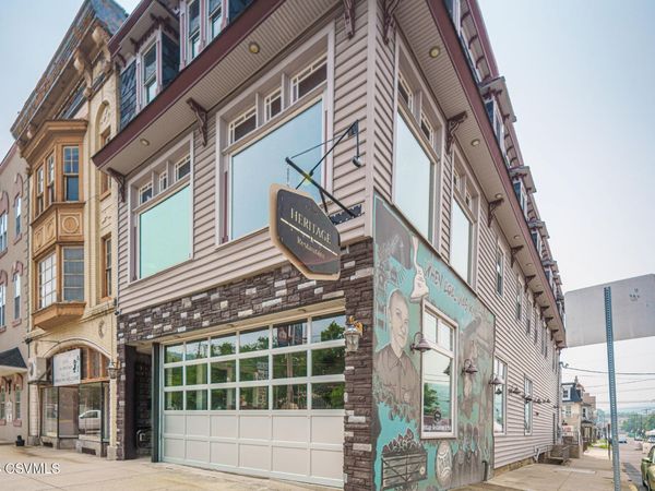 52 N MARKET Street, Shamokin, PA 17872