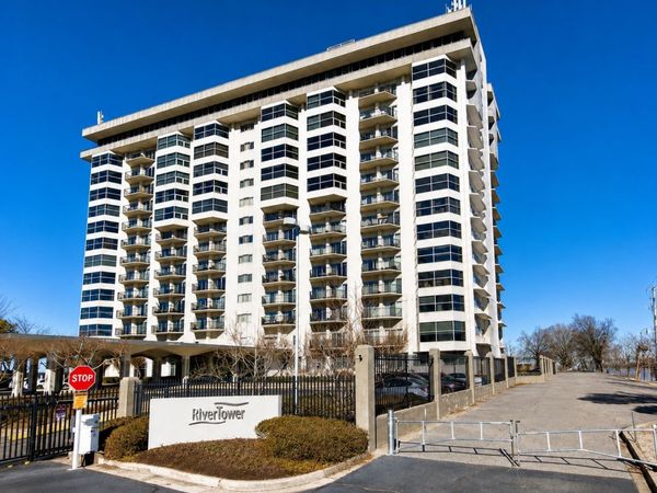 655 S Riverside Dr , Unit 204, Memphis, TN 38103