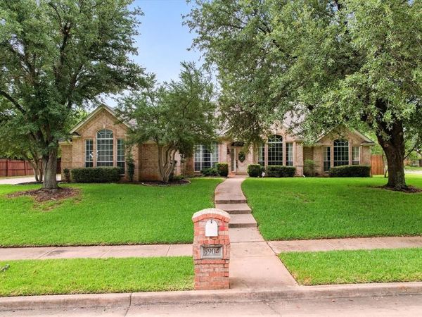8904 Thornway Drive, North Richland Hills, TX 76182