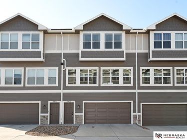 20873 T Court, Elkhorn, NE 68022