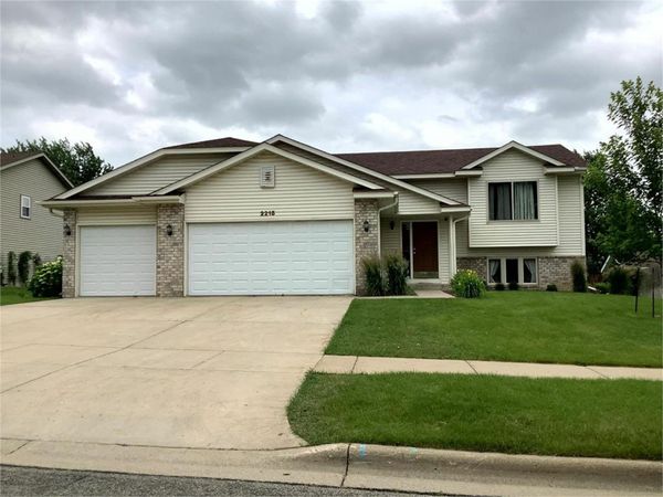 2215 Hulett Avenue , Faribault, MN 55021