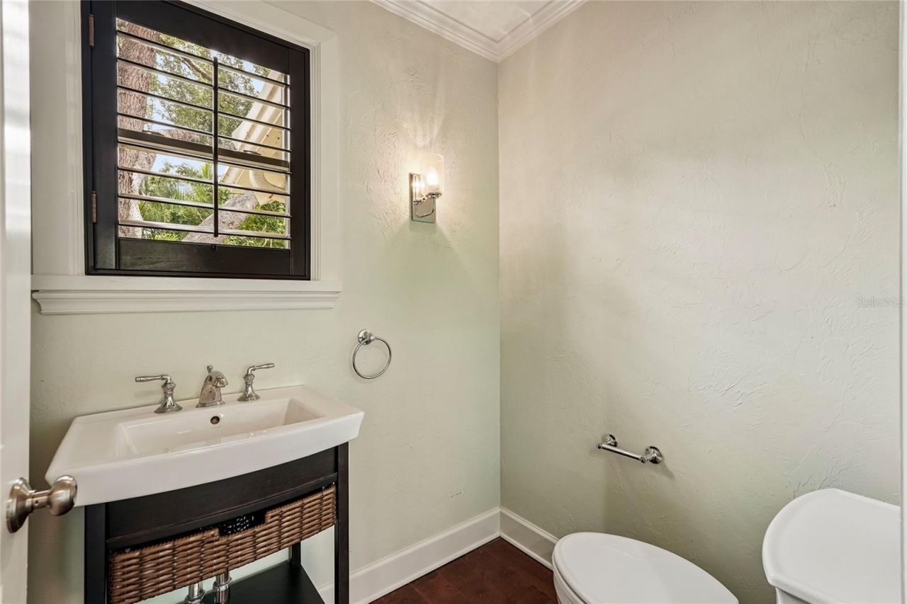 1675 Landings Lane, Sarasota, FL 34231 Photo