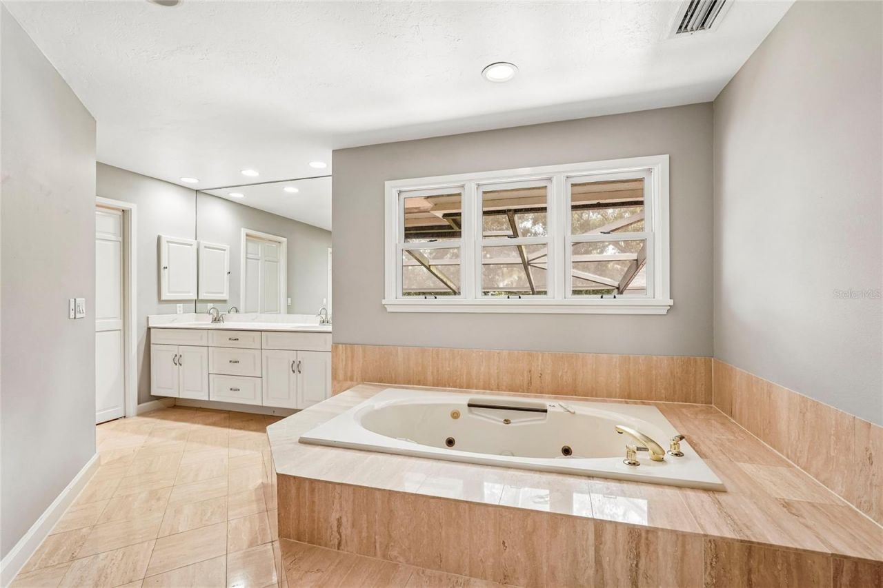 1675 Landings Lane, Sarasota, FL 34231 Photo