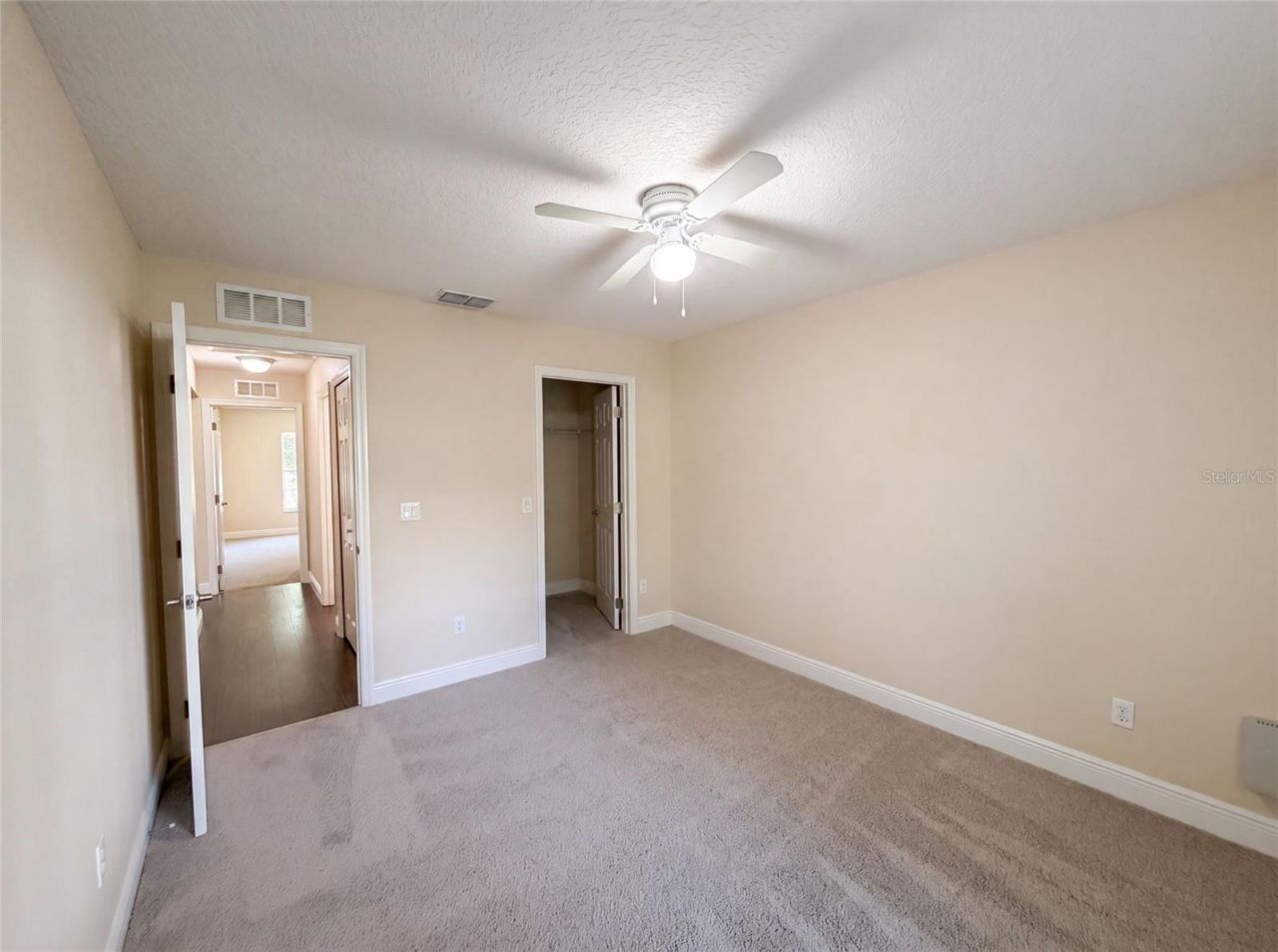 33137 Irongate Drive , Leesburg, FL 34788 Photo