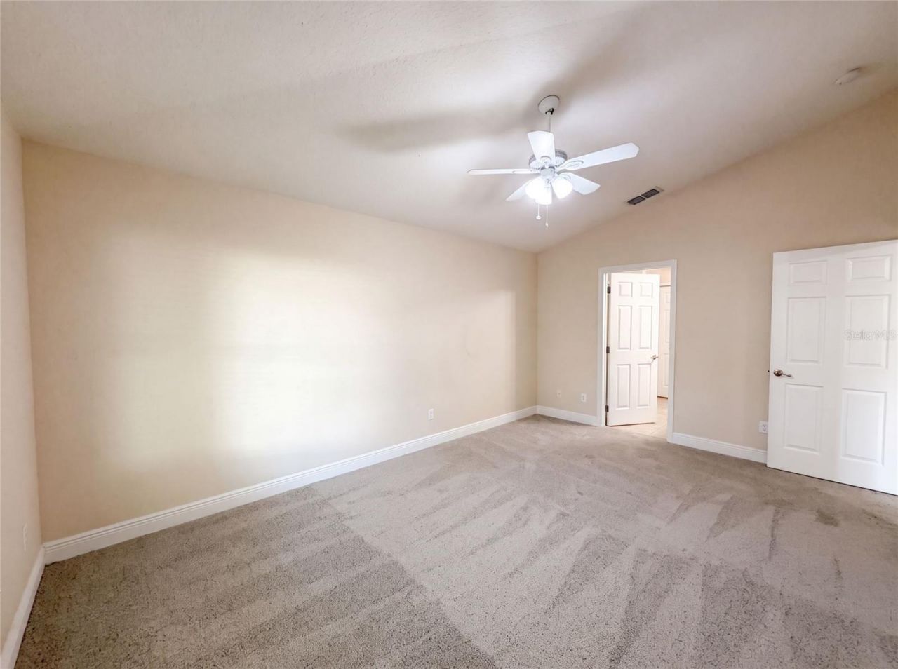 33137 Irongate Drive , Leesburg, FL 34788 Photo