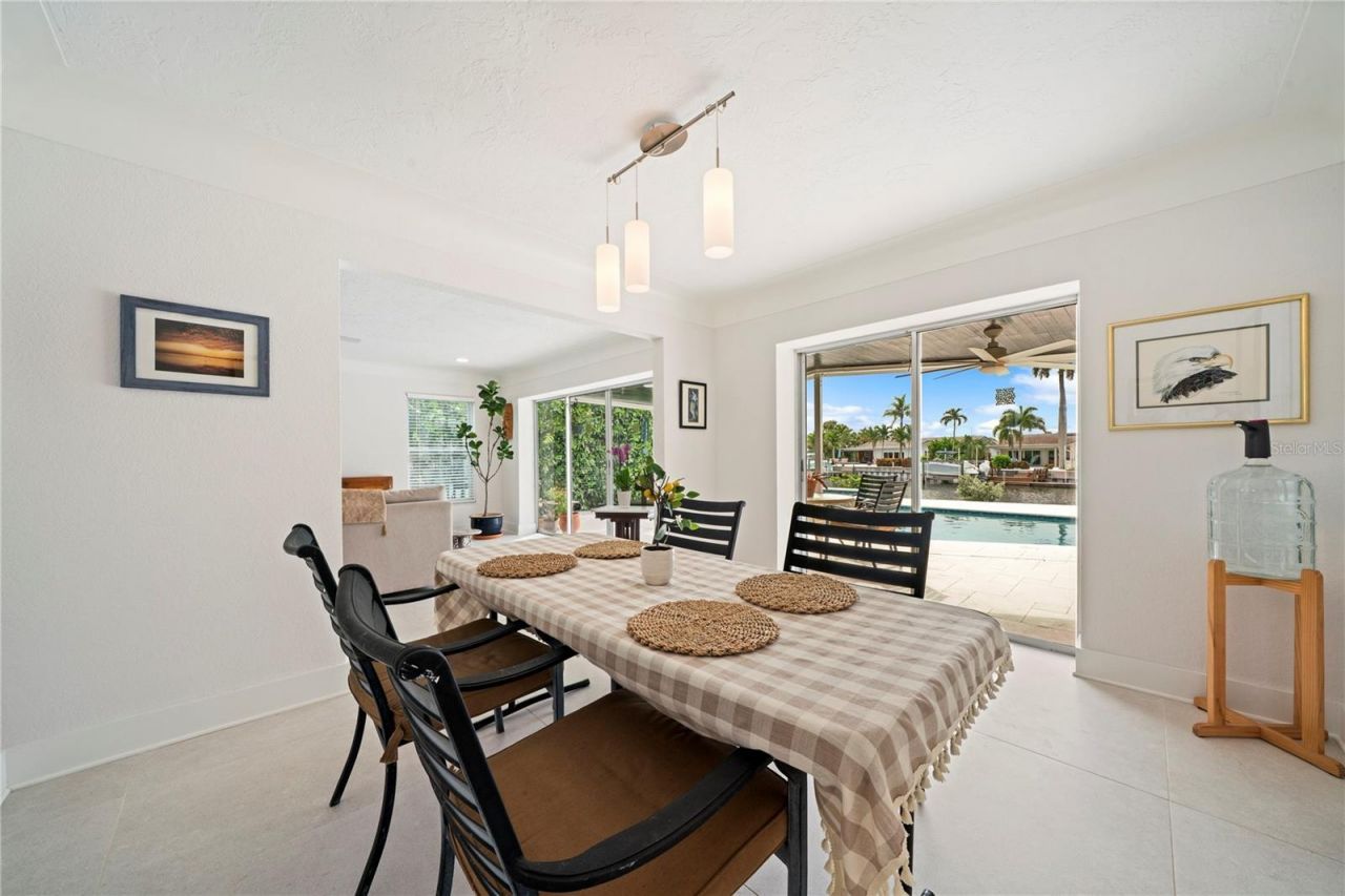 1924 Michigan Avenue Ne, Saint Petersburg, FL 33703 Photo