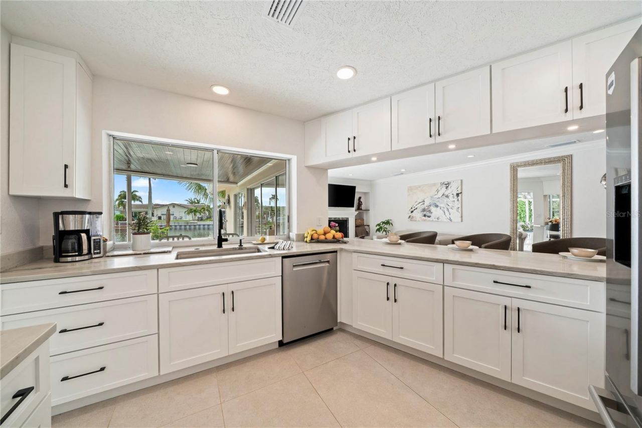 1924 Michigan Avenue Ne, Saint Petersburg, FL 33703 Photo