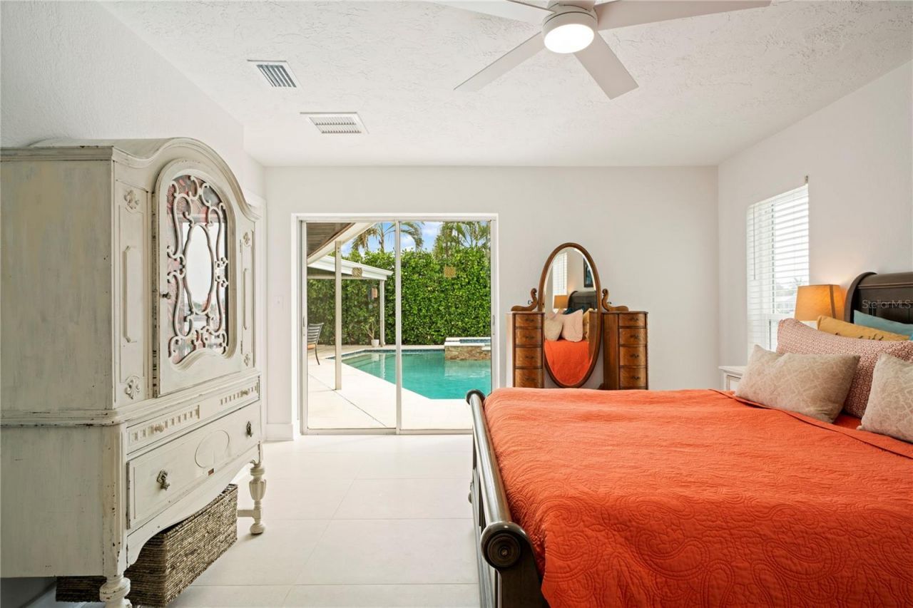 1924 Michigan Avenue Ne, Saint Petersburg, FL 33703 Photo