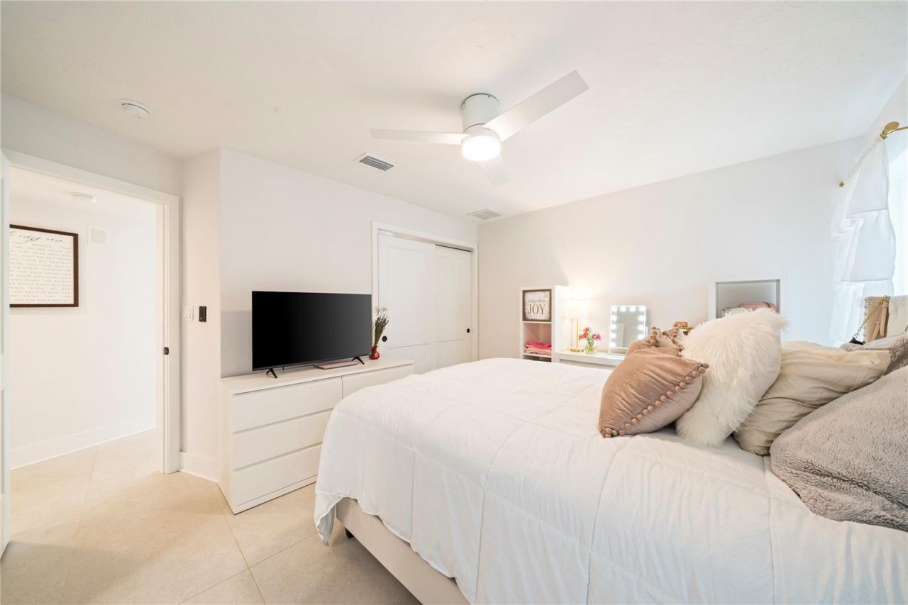 1924 Michigan Avenue Ne, Saint Petersburg, FL 33703 Photo