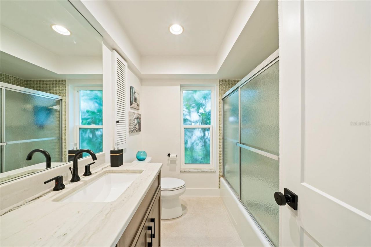 1924 Michigan Avenue Ne, Saint Petersburg, FL 33703 Photo