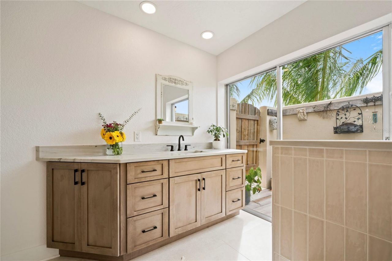 1924 Michigan Avenue Ne, Saint Petersburg, FL 33703 Photo