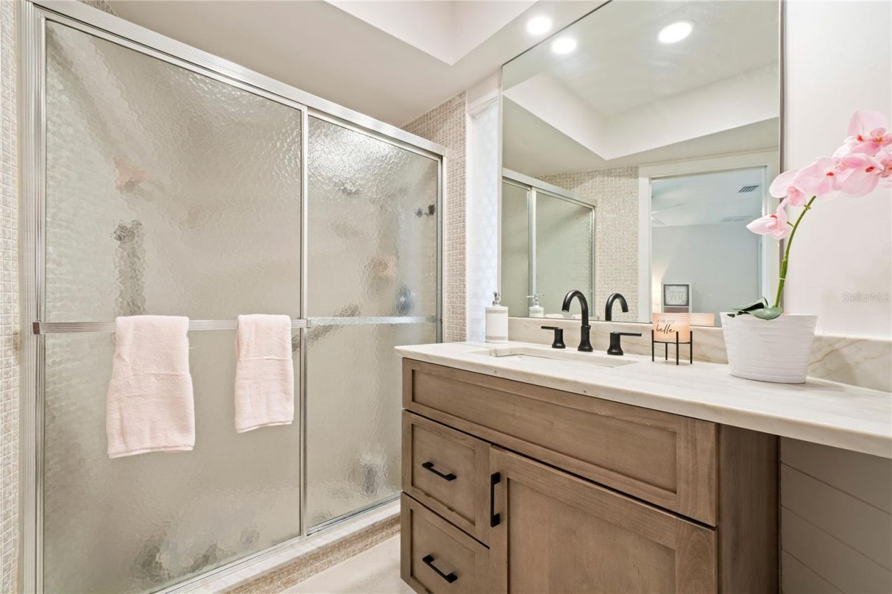 1924 Michigan Avenue Ne, Saint Petersburg, FL 33703 Photo