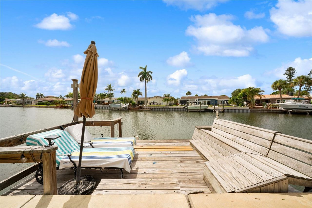 1924 Michigan Avenue Ne, Saint Petersburg, FL 33703 Photo