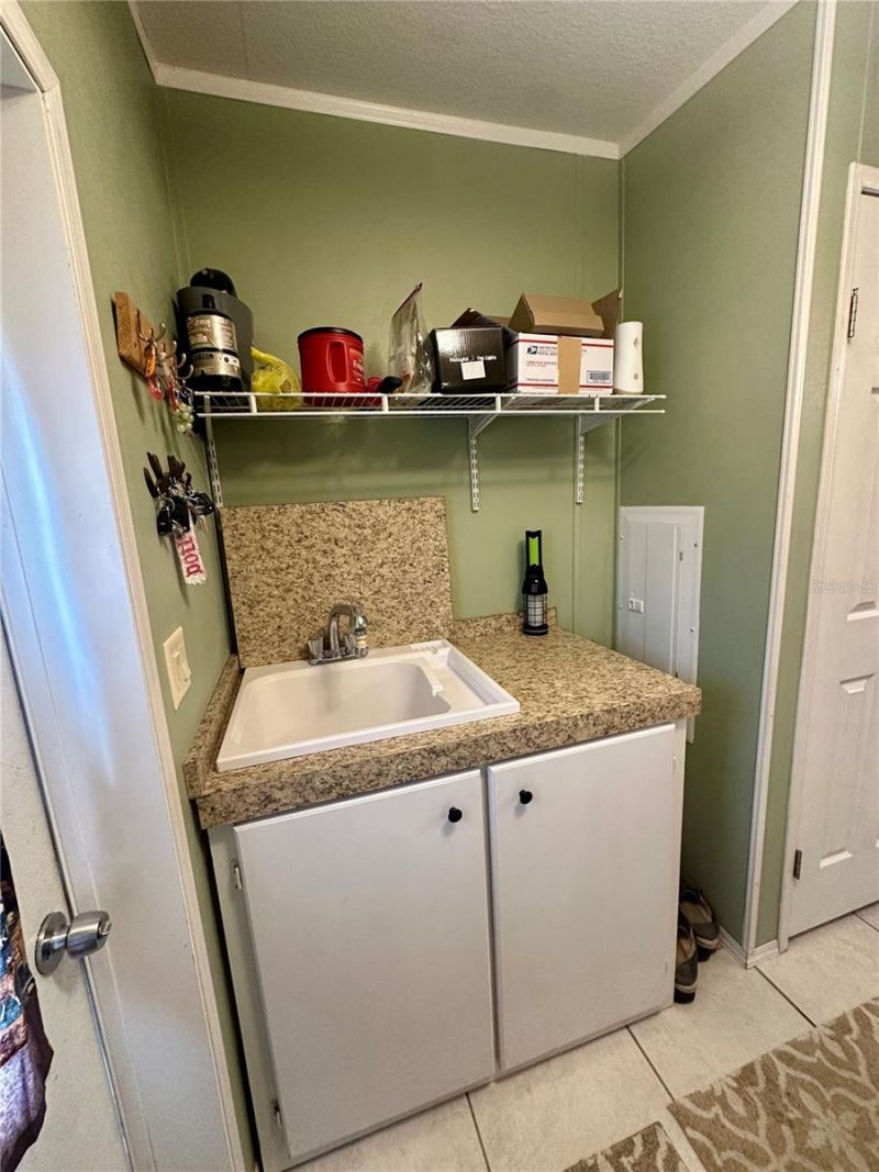 9889 NW 9th Court , Branford, FL 32008 Photo