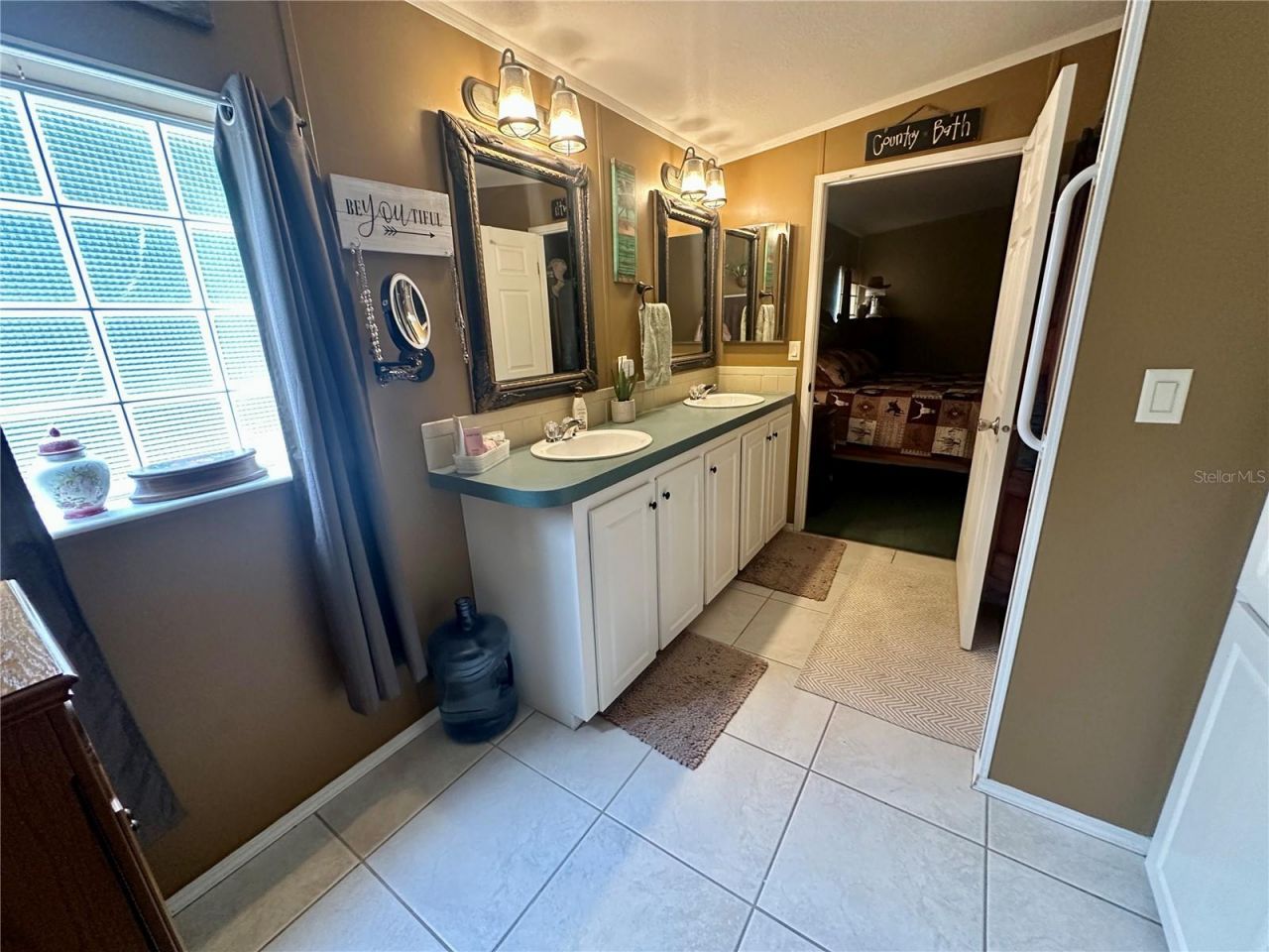 9889 NW 9th Court , Branford, FL 32008 Photo