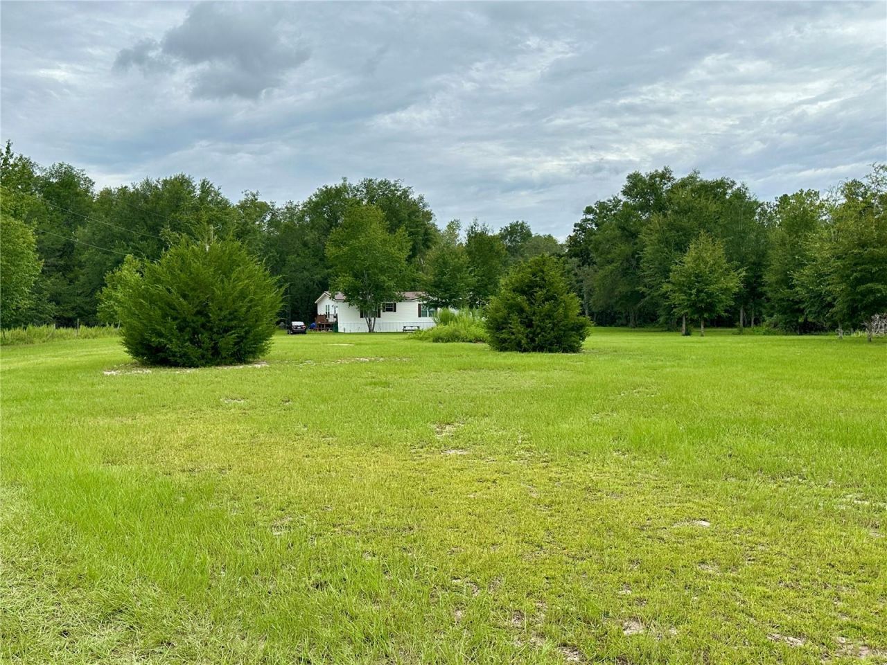9889 NW 9th Court , Branford, FL 32008 Photo