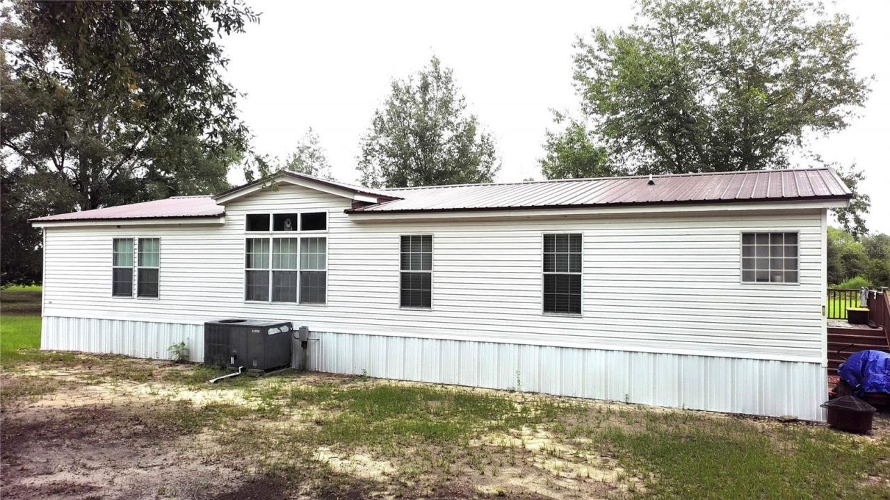 9889 NW 9th Court , Branford, FL 32008 Photo