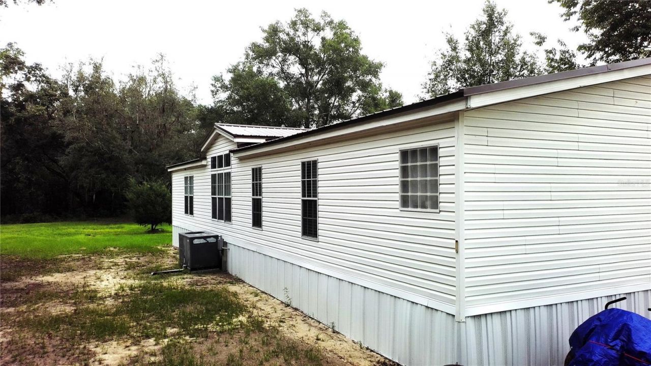 9889 NW 9th Court , Branford, FL 32008 Photo