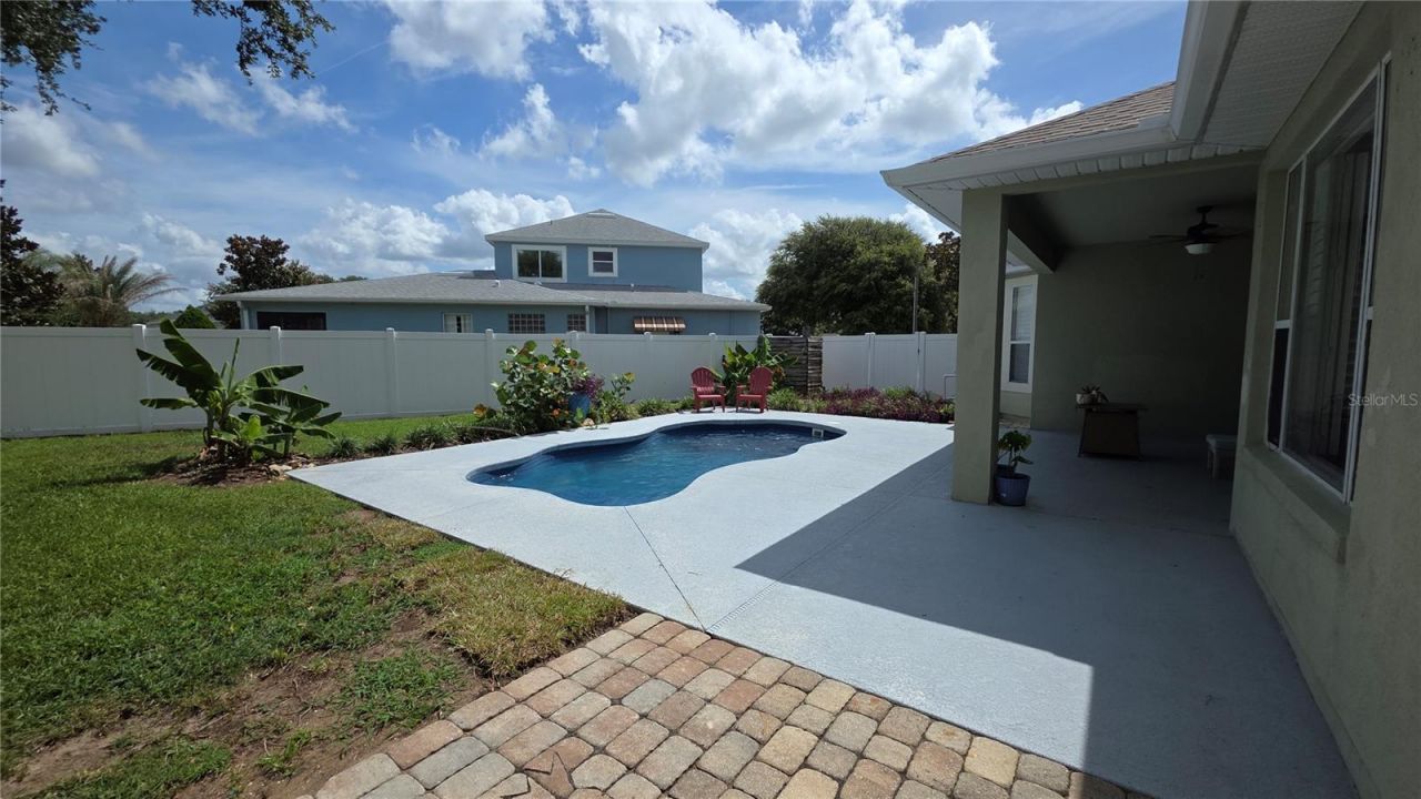 36812 Queen Bee Lane, Grand Island, FL 32735 Photo