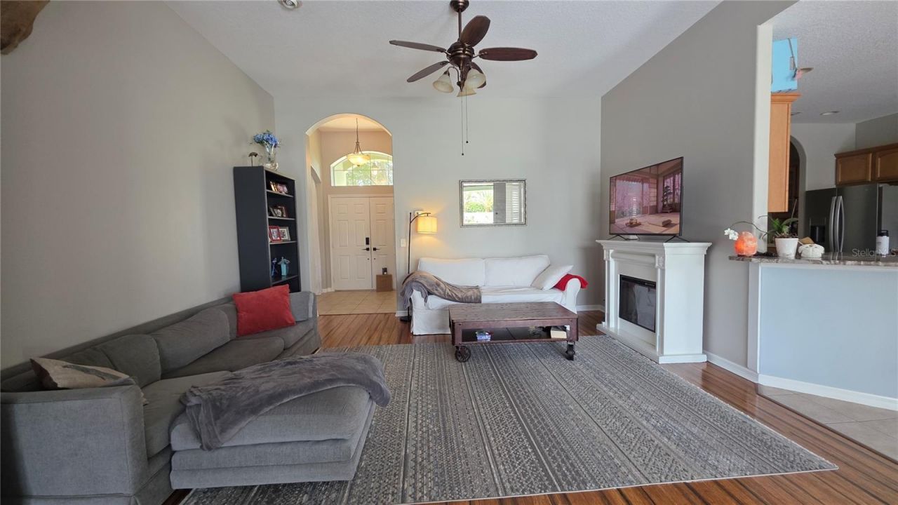 36812 Queen Bee Lane, Grand Island, FL 32735 Photo