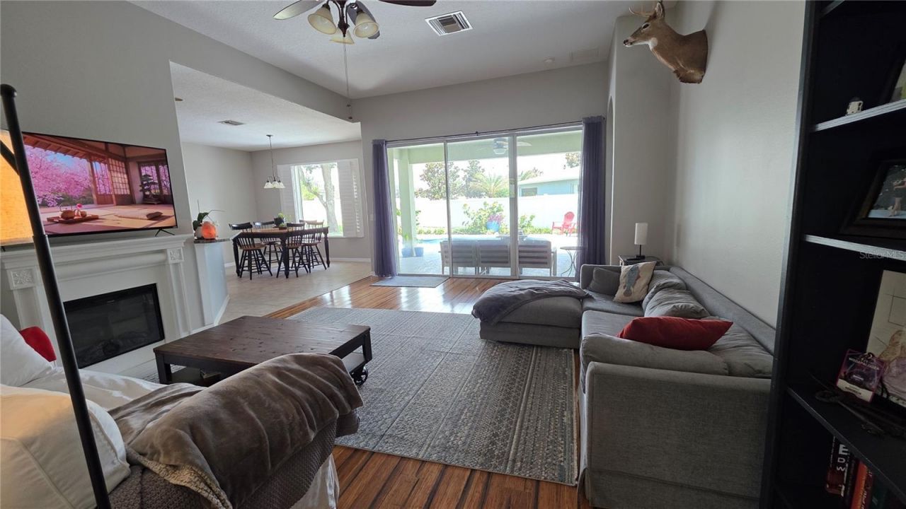 36812 Queen Bee Lane, Grand Island, FL 32735 Photo