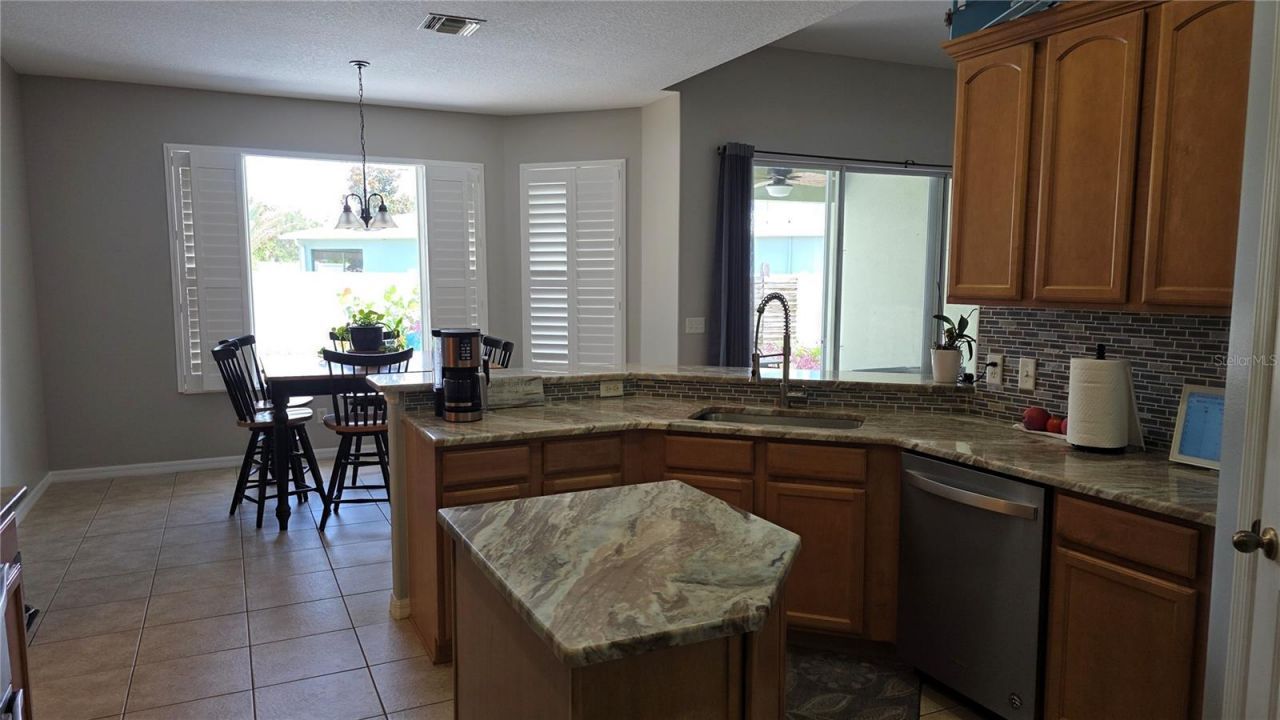36812 Queen Bee Lane, Grand Island, FL 32735 Photo
