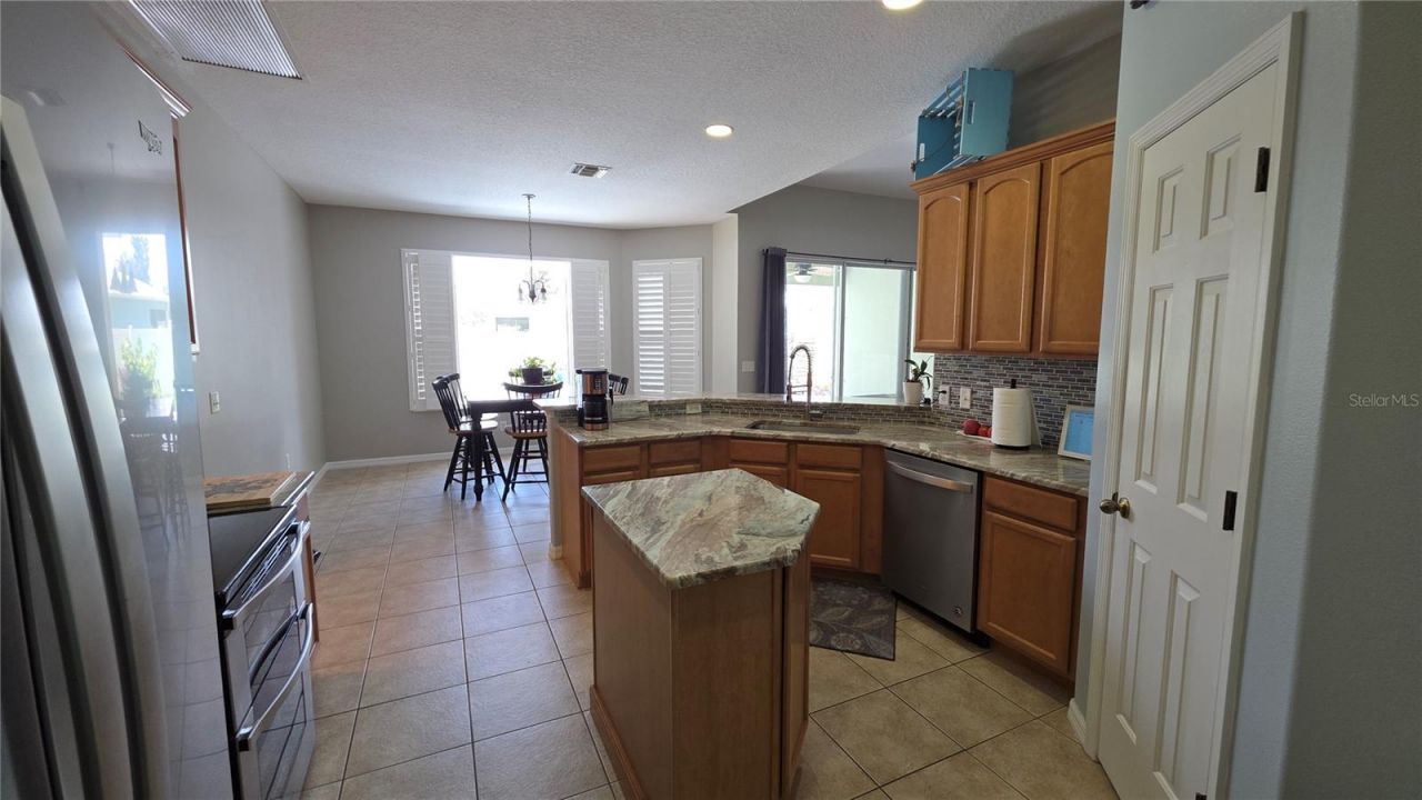 36812 Queen Bee Lane, Grand Island, FL 32735 Photo