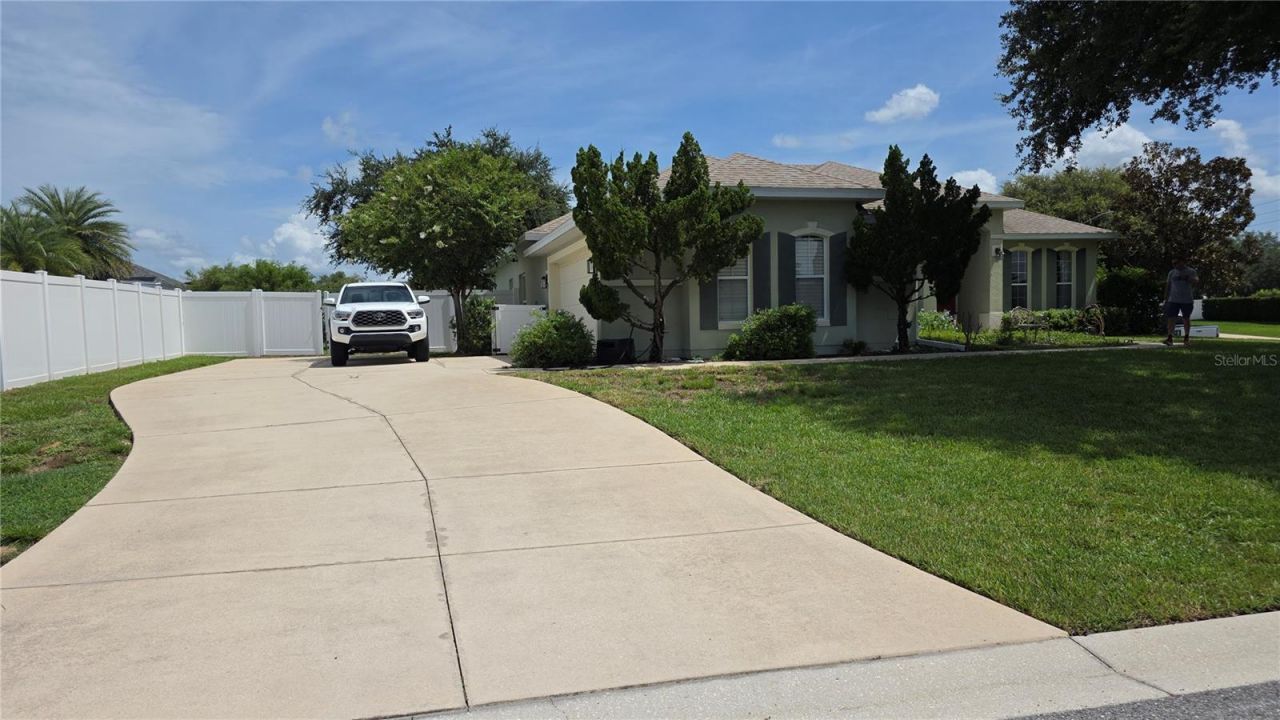 36812 Queen Bee Lane, Grand Island, FL 32735 Photo