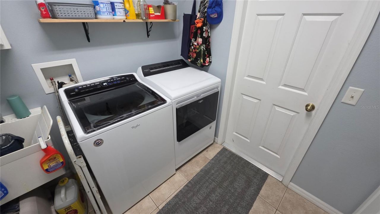 36812 Queen Bee Lane, Grand Island, FL 32735 Photo