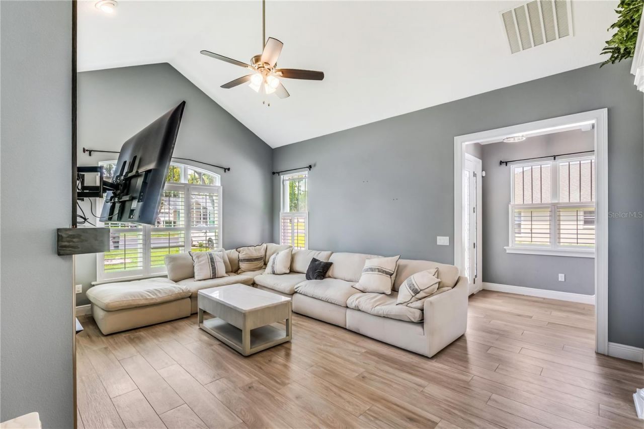 728 Lake Diamond Avenue, Ocala, FL 34472 Photo