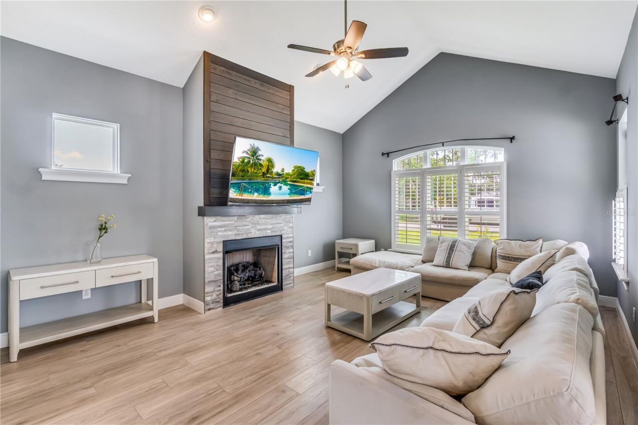 728 Lake Diamond Avenue, Ocala, FL 34472 Photo