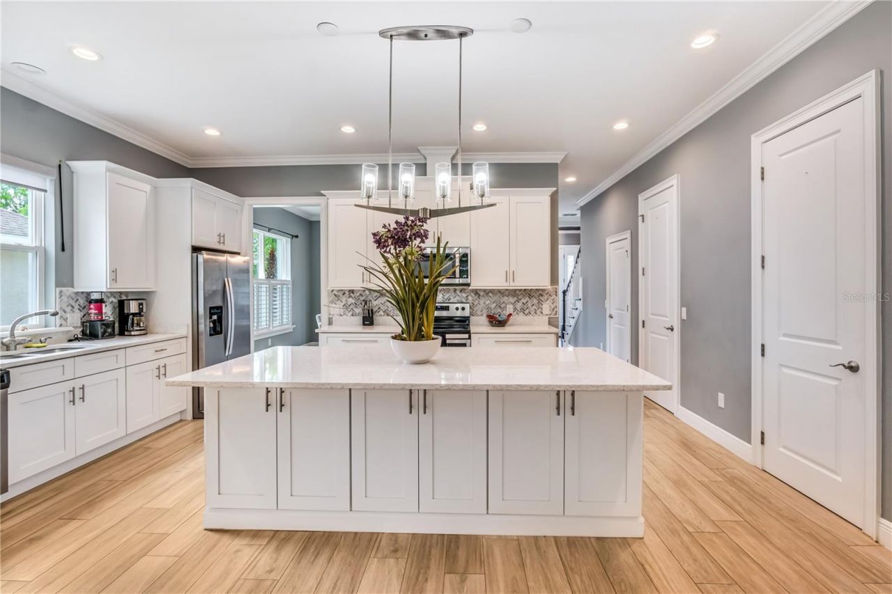 728 Lake Diamond Avenue, Ocala, FL 34472 Photo