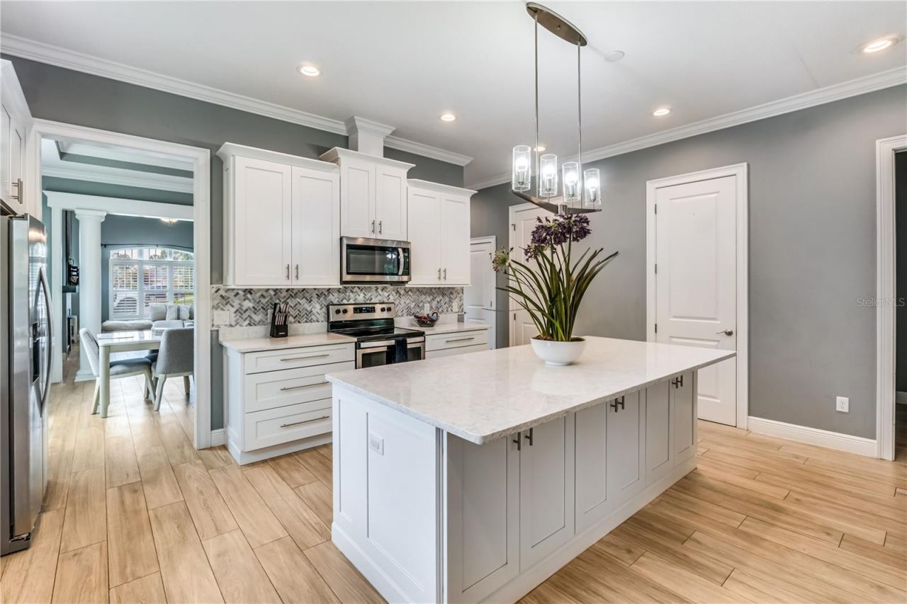 728 Lake Diamond Avenue, Ocala, FL 34472 Photo