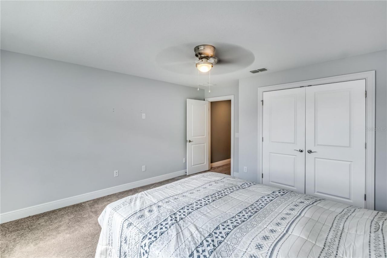 728 Lake Diamond Avenue, Ocala, FL 34472 Photo