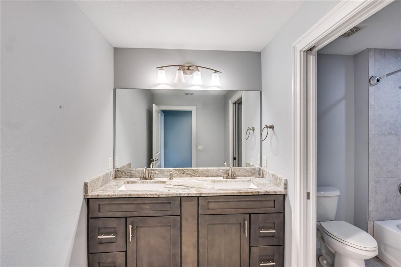 728 Lake Diamond Avenue, Ocala, FL 34472 Photo