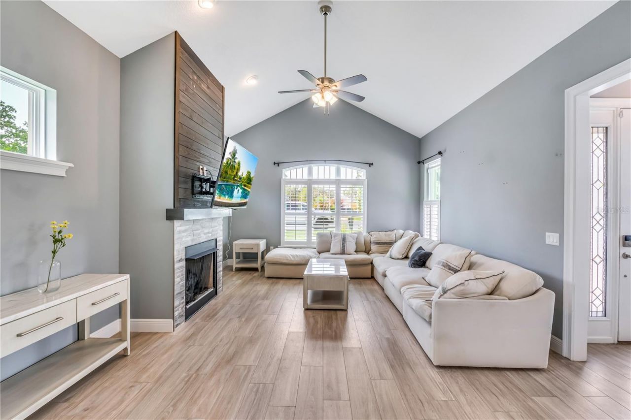 728 Lake Diamond Avenue, Ocala, FL 34472 Photo