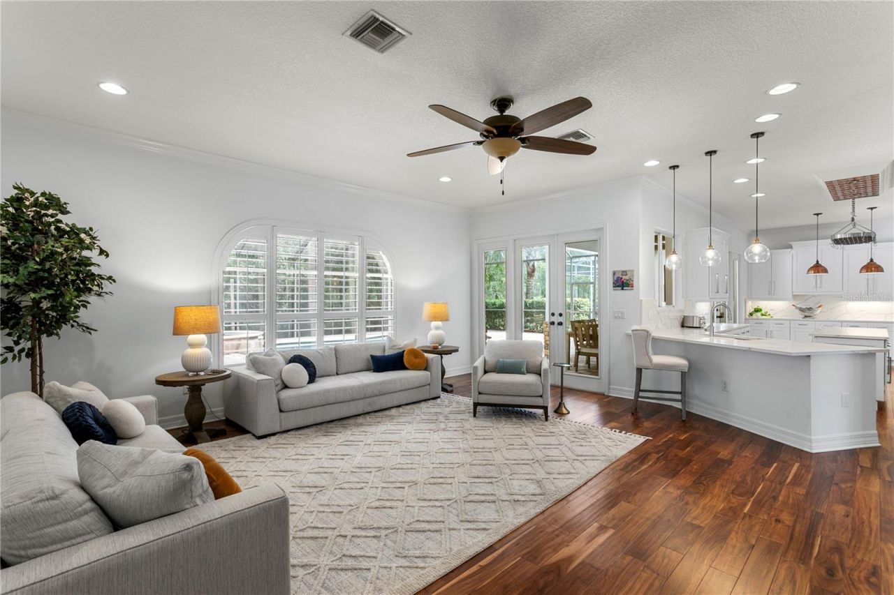 2113 Climbing Ivy Drive, Tampa, FL 33618 Photo