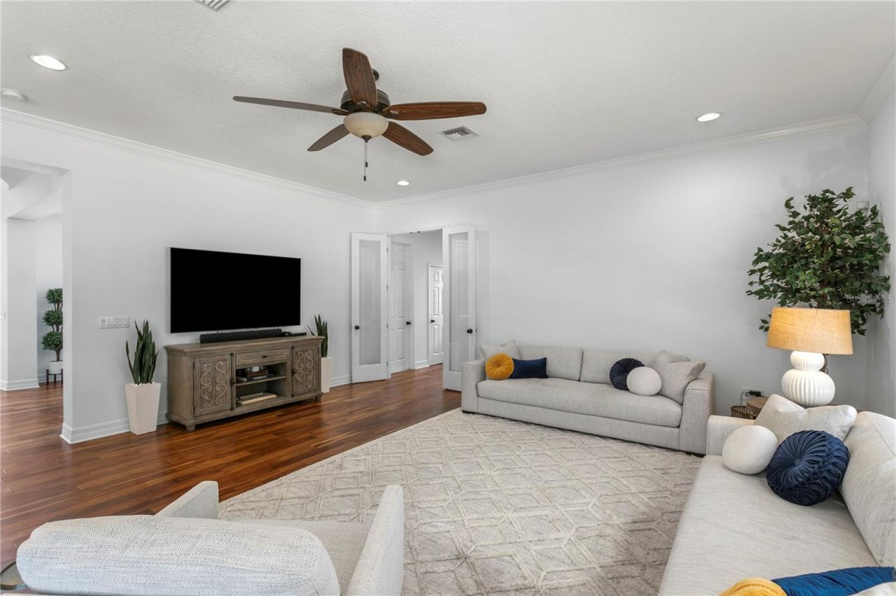 2113 Climbing Ivy Drive, Tampa, FL 33618 Photo