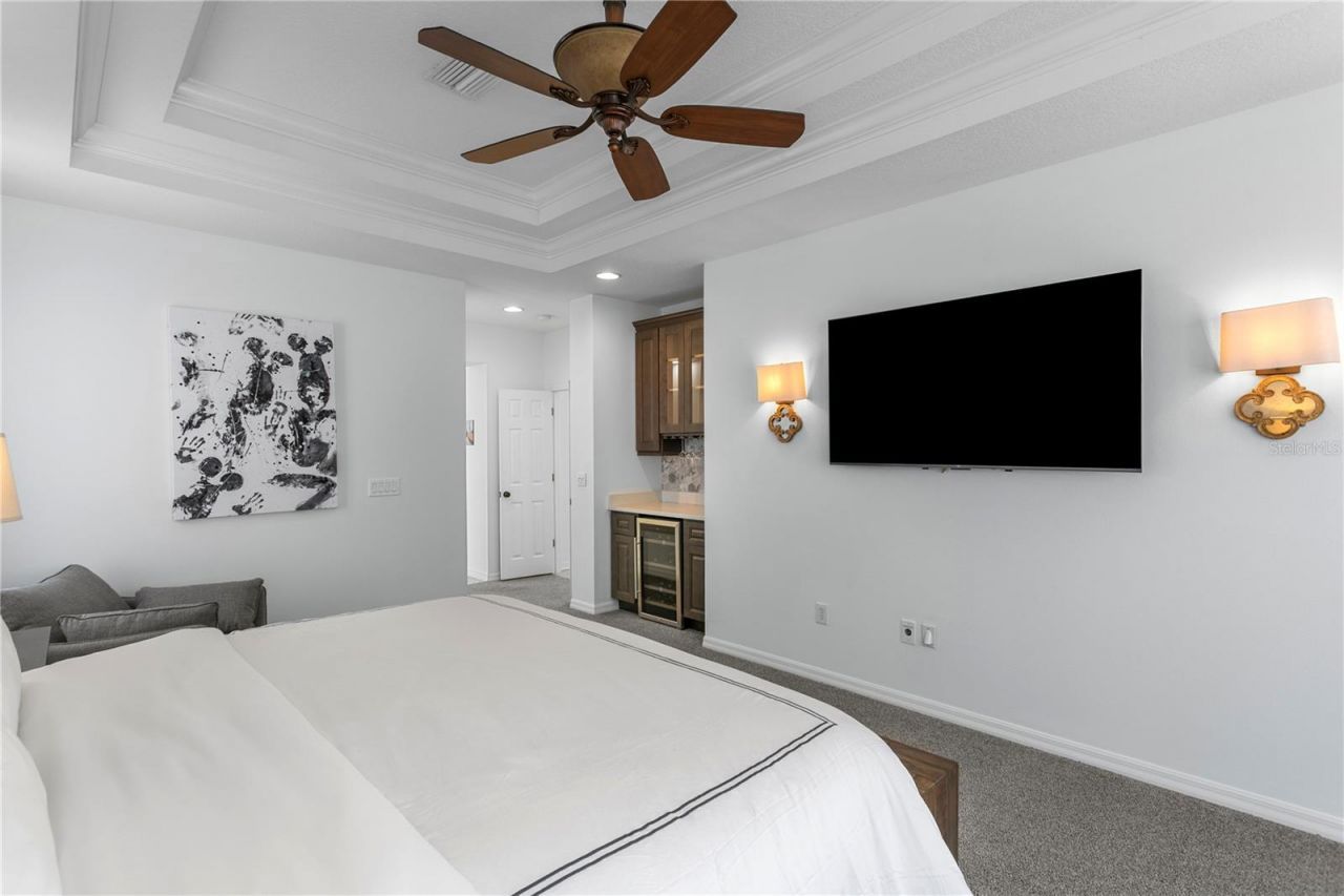 2113 Climbing Ivy Drive, Tampa, FL 33618 Photo