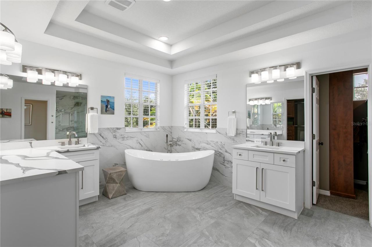 2113 Climbing Ivy Drive, Tampa, FL 33618 Photo
