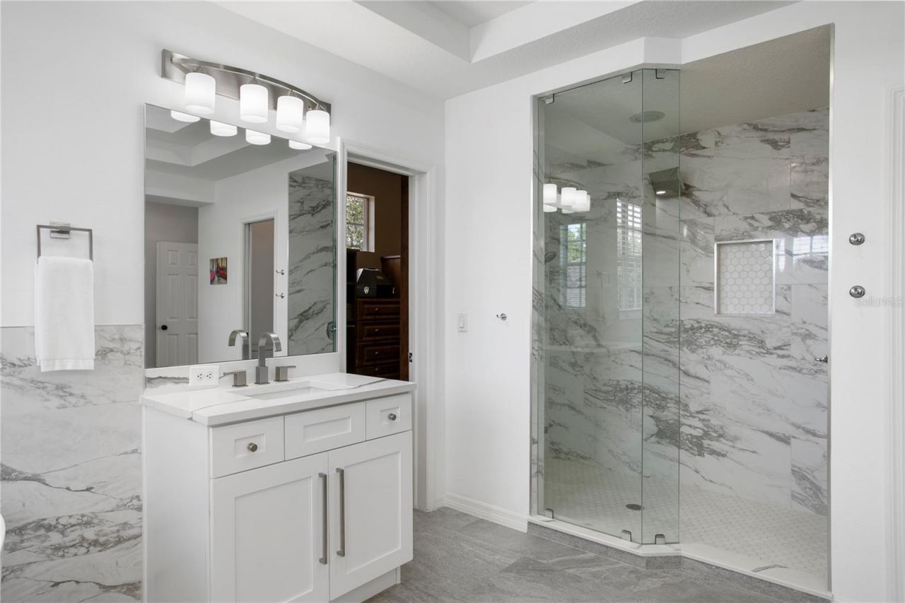 2113 Climbing Ivy Drive, Tampa, FL 33618 Photo