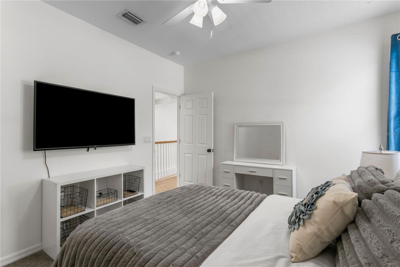 2113 Climbing Ivy Drive, Tampa, FL 33618 Photo