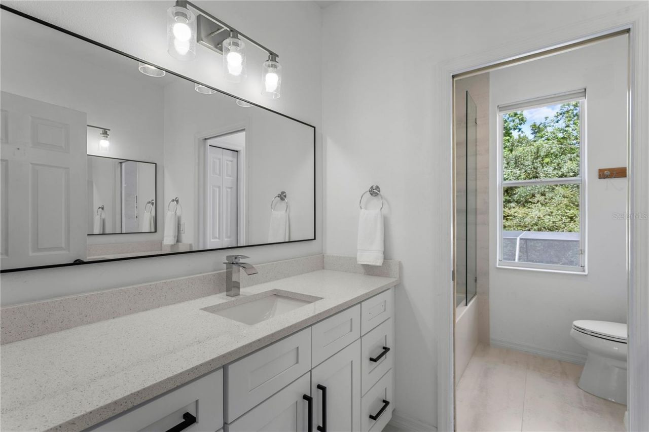 2113 Climbing Ivy Drive, Tampa, FL 33618 Photo