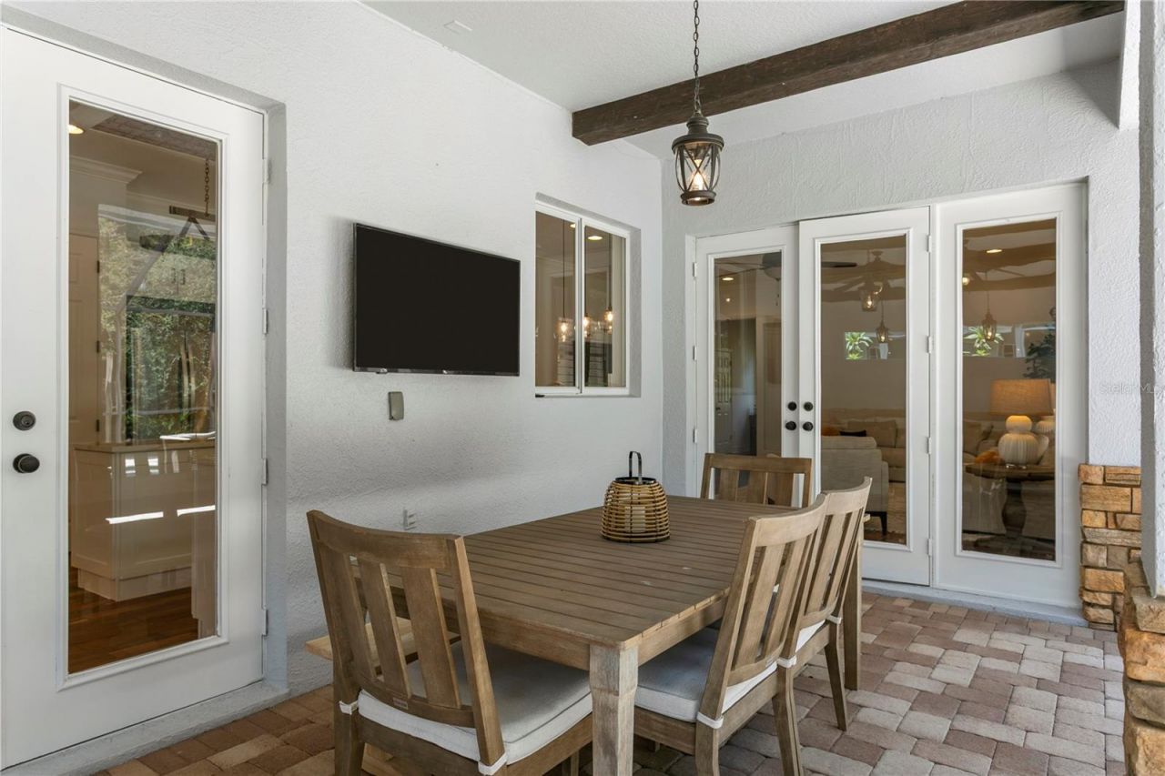 2113 Climbing Ivy Drive, Tampa, FL 33618 Photo