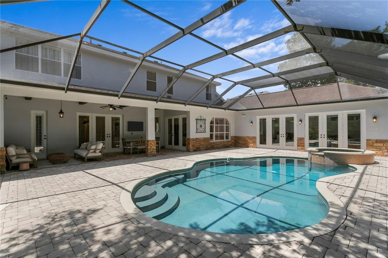 2113 Climbing Ivy Drive, Tampa, FL 33618 Photo