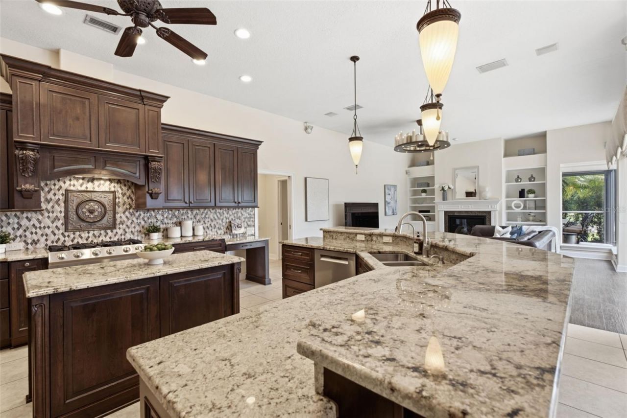 18655 Avenue Capri, Lutz, FL 33558 Photo