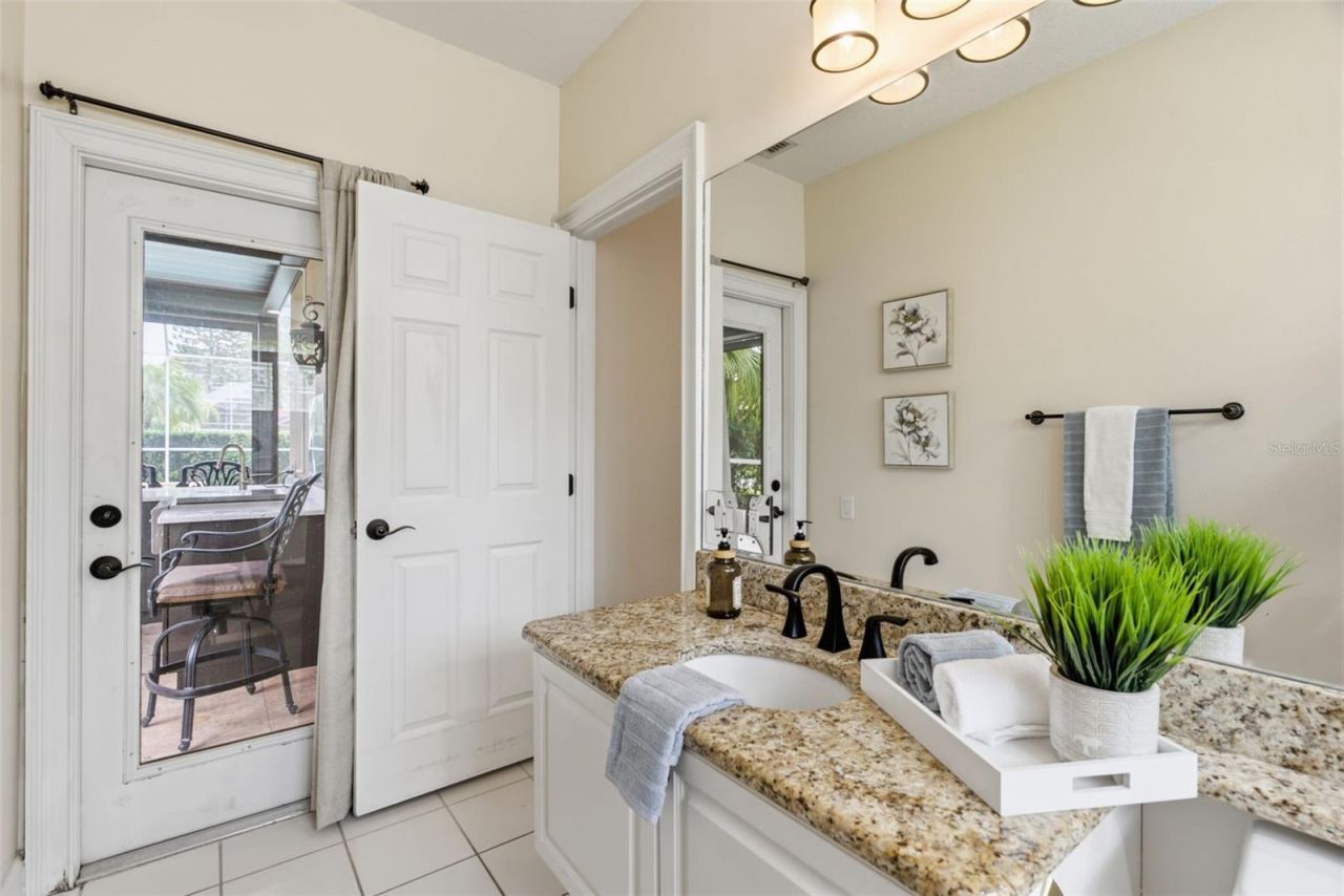 18655 Avenue Capri, Lutz, FL 33558 Photo