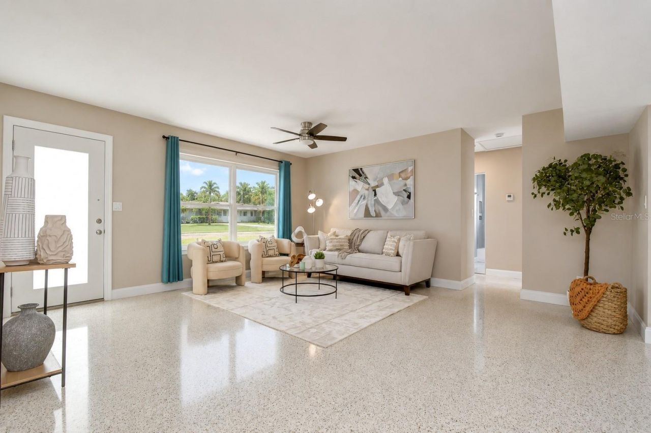 6871 4th Street S, Saint Petersburg, FL 33705 Photo